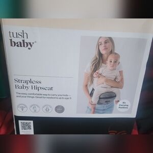 TushBaby Strapless Baby Hipseat in Gray